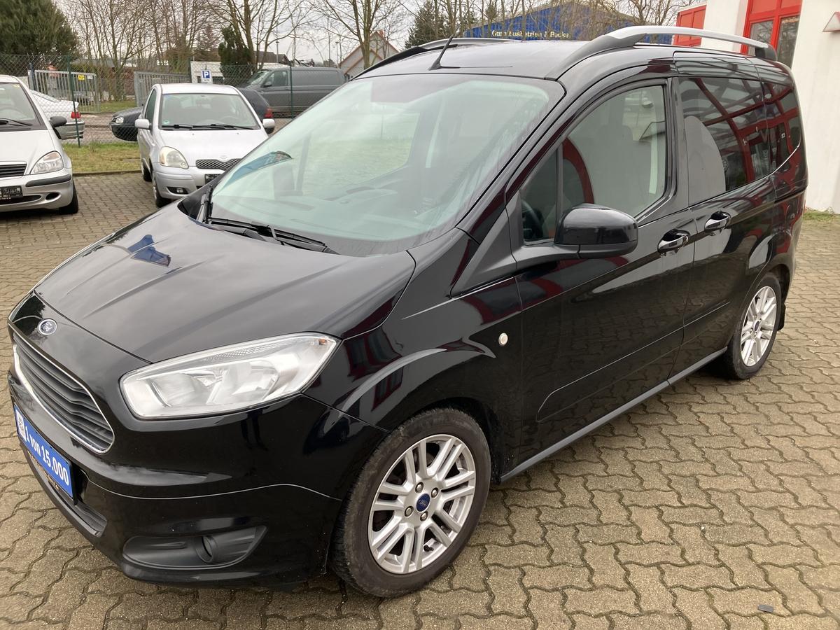 Ford Tourneo Courier Titanium 1.5 TDCi  AHK 1.Hand